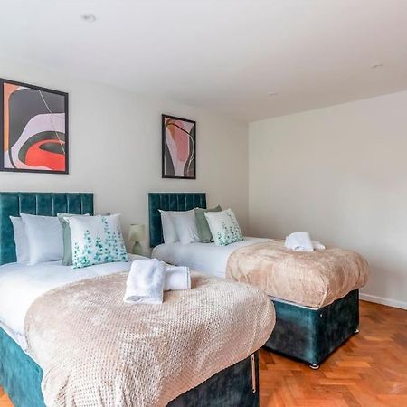 Spacious Sea View 2 Bedroom Sleeps 6-Free Parking Bournemouth Exterior photo