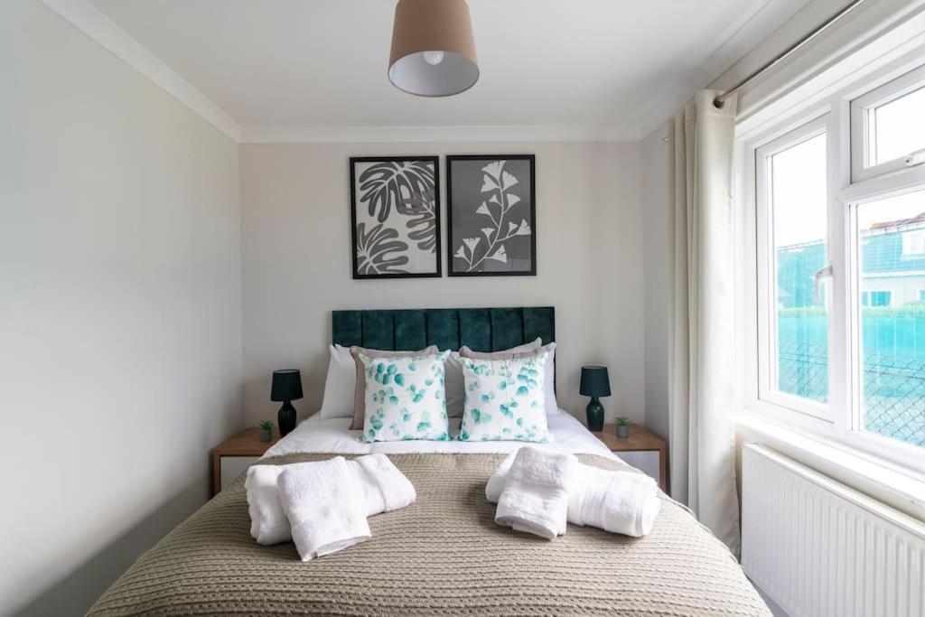 Spacious Sea View 2 Bedroom Sleeps 6-Free Parking Bournemouth Exterior photo