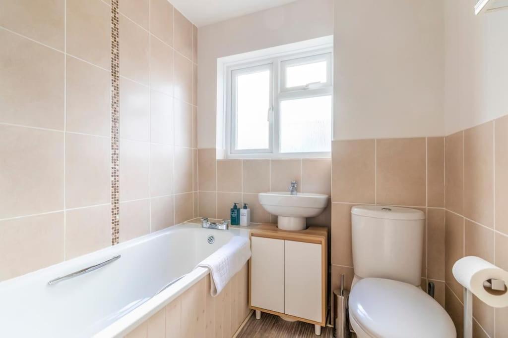 Spacious Sea View 2 Bedroom Sleeps 6-Free Parking Bournemouth Exterior photo