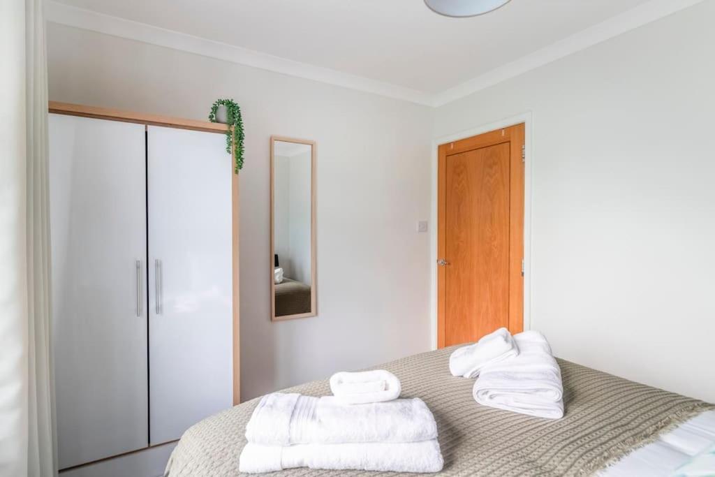 Spacious Sea View 2 Bedroom Sleeps 6-Free Parking Bournemouth Exterior photo